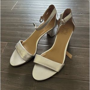 Naturalizer Silver Heels